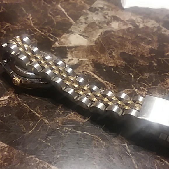 Watch - Picture 3 of 4